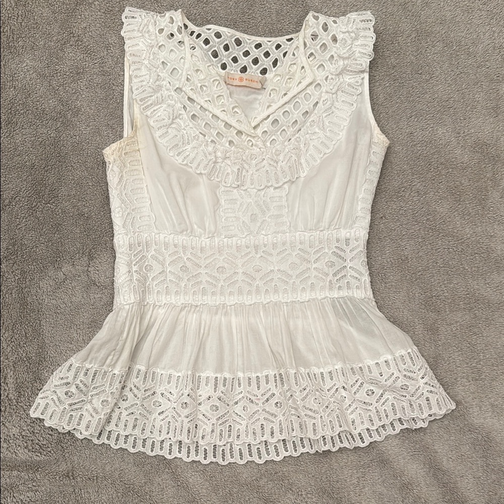 Elegant White Lace Sleeveless Top